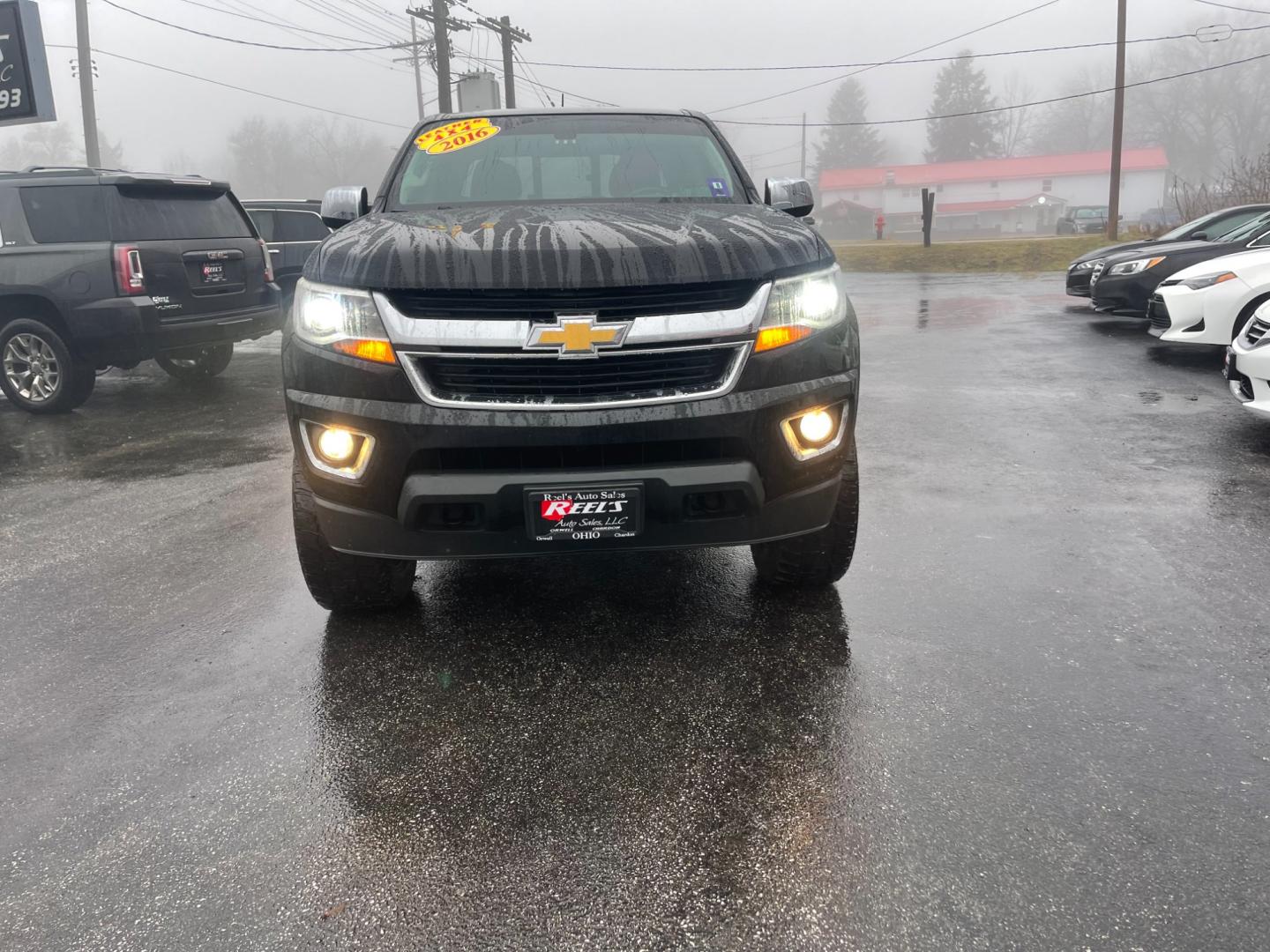 2016 Black /Black Chevrolet Colorado LT Crew Cab 4WD (1GCGTCE36G1) with an 3.6L V6 DOHC 24V engine, 6 Speed Automatic transmission, located at 547 E. Main St., Orwell, OH, 44076, (440) 437-5893, 41.535435, -80.847855 - Photo#1